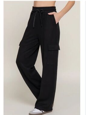 TNA Sweatpants / Cargo Pockets